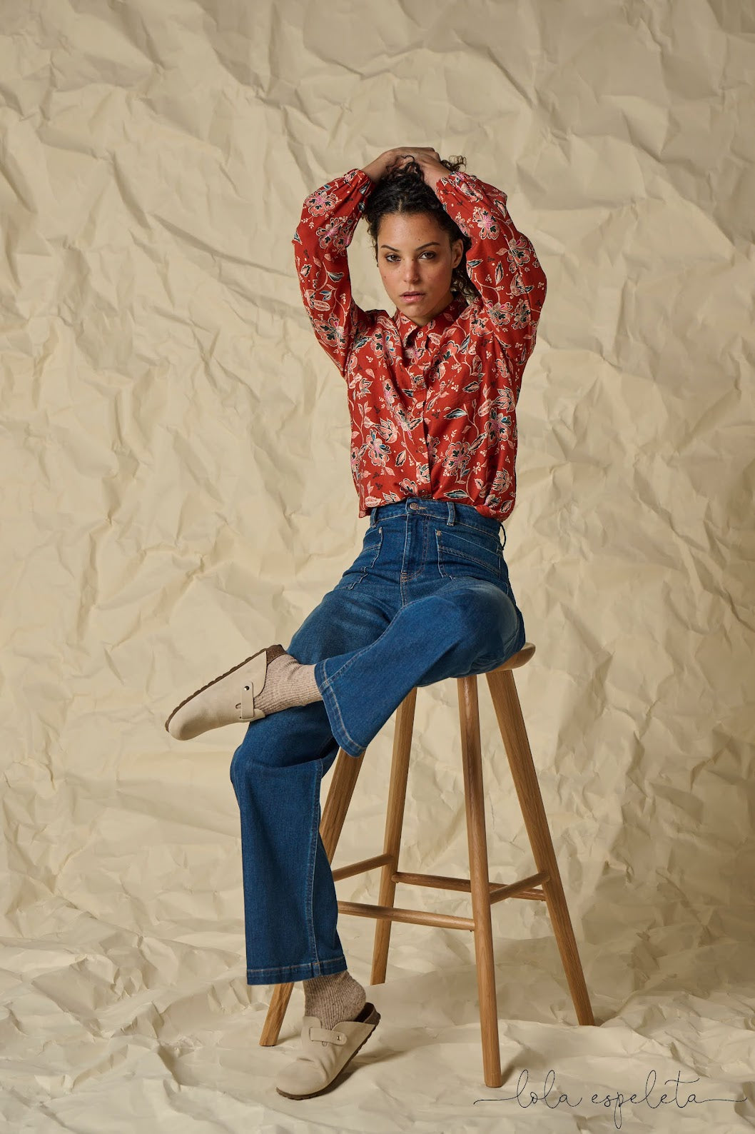 Chemise fleurie rouille – Style affirmé et original