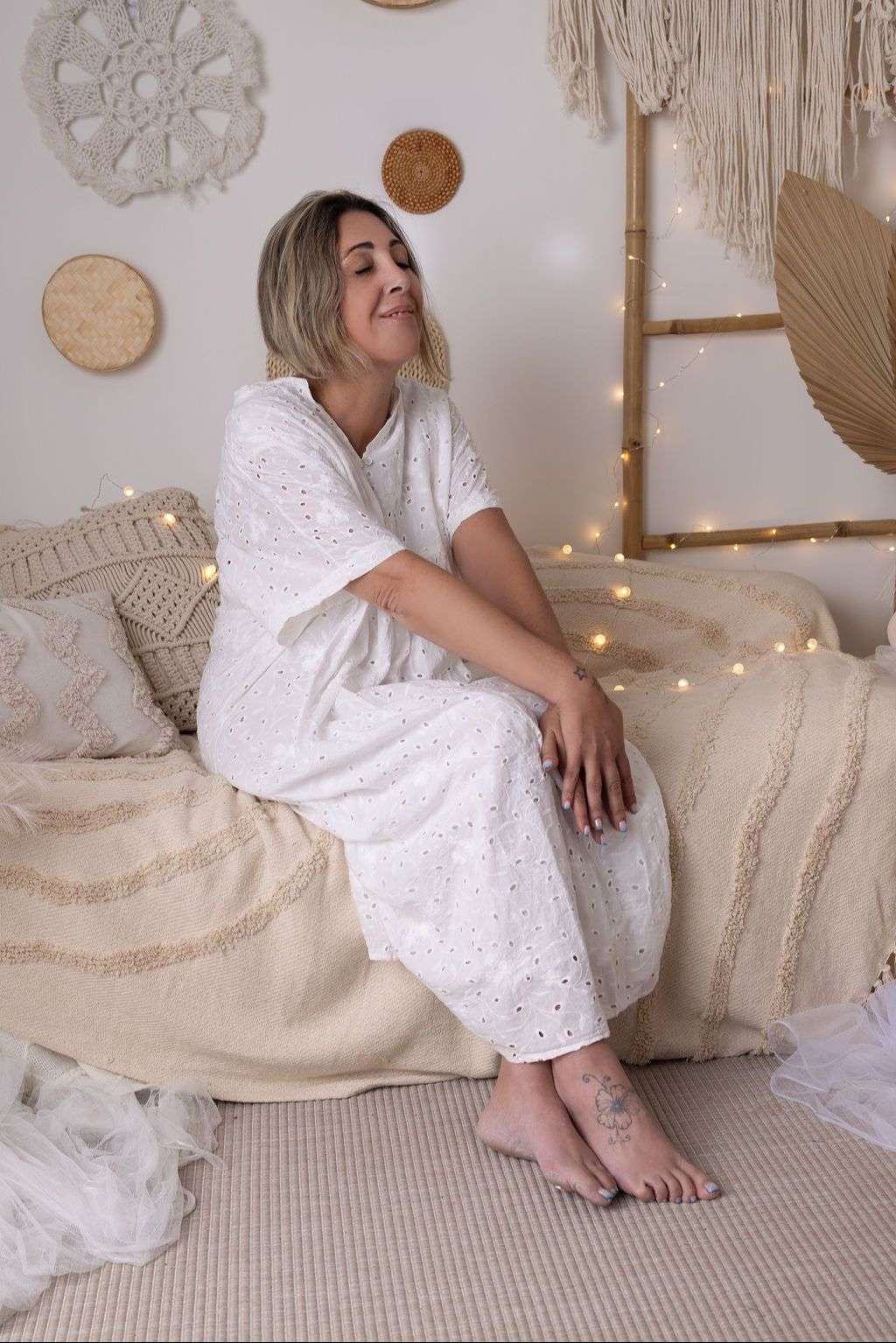 Robe Bohème Longue en Broderie Anglaise – Féminité et Douceur
