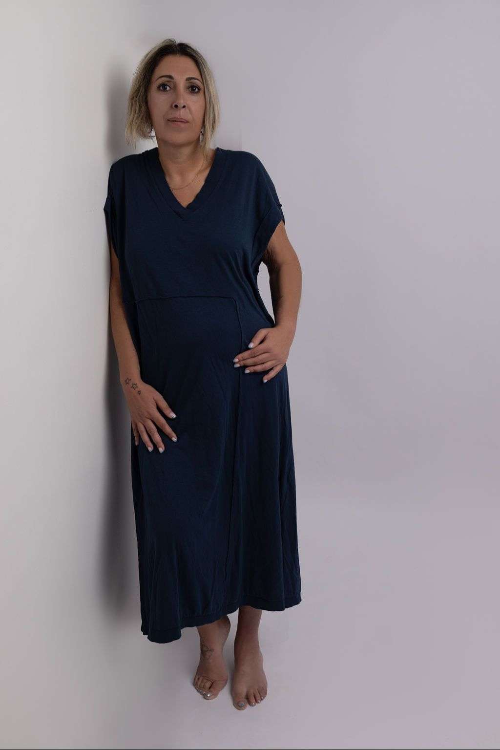 Robe Longue Oversize à Poche Kangourou – Élégance Décontractée