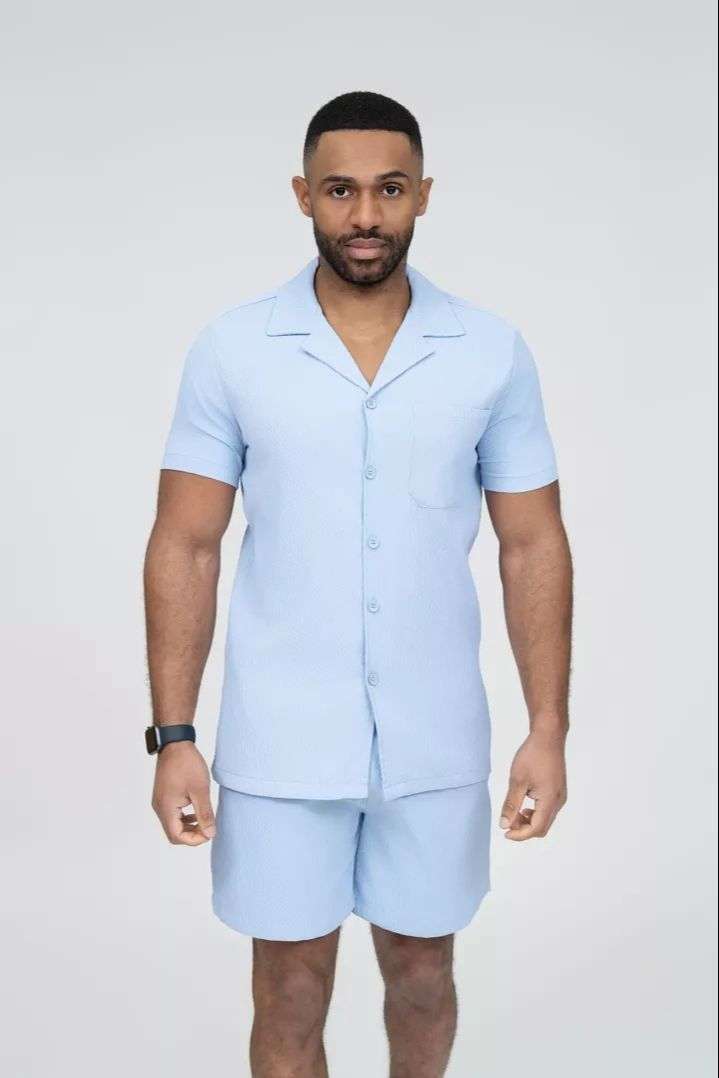 Ensemble chemise + short assorti homme - tissu motif relief - bleu clair