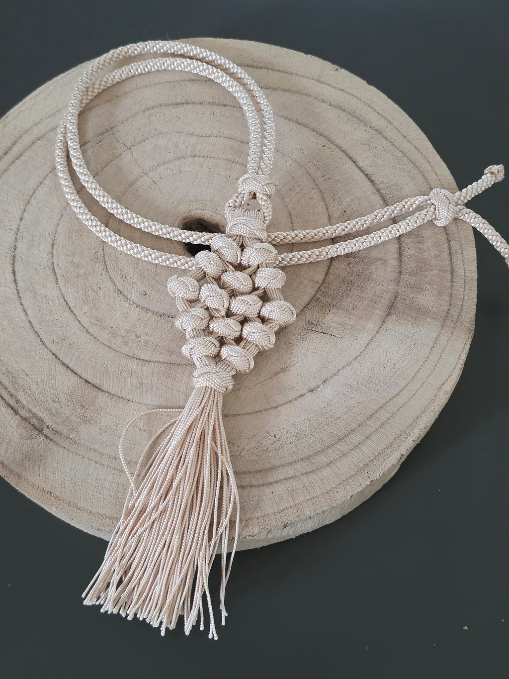 Sautoir Bohème en Cordon Tressé – Élégance Artisanale