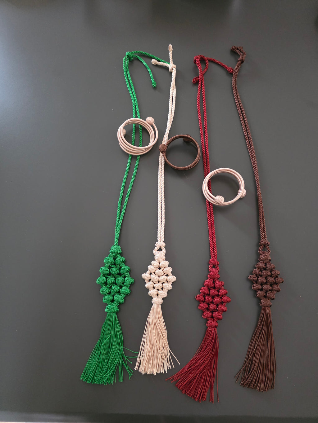 Sautoir Bohème en Cordon Tressé – Élégance Artisanale