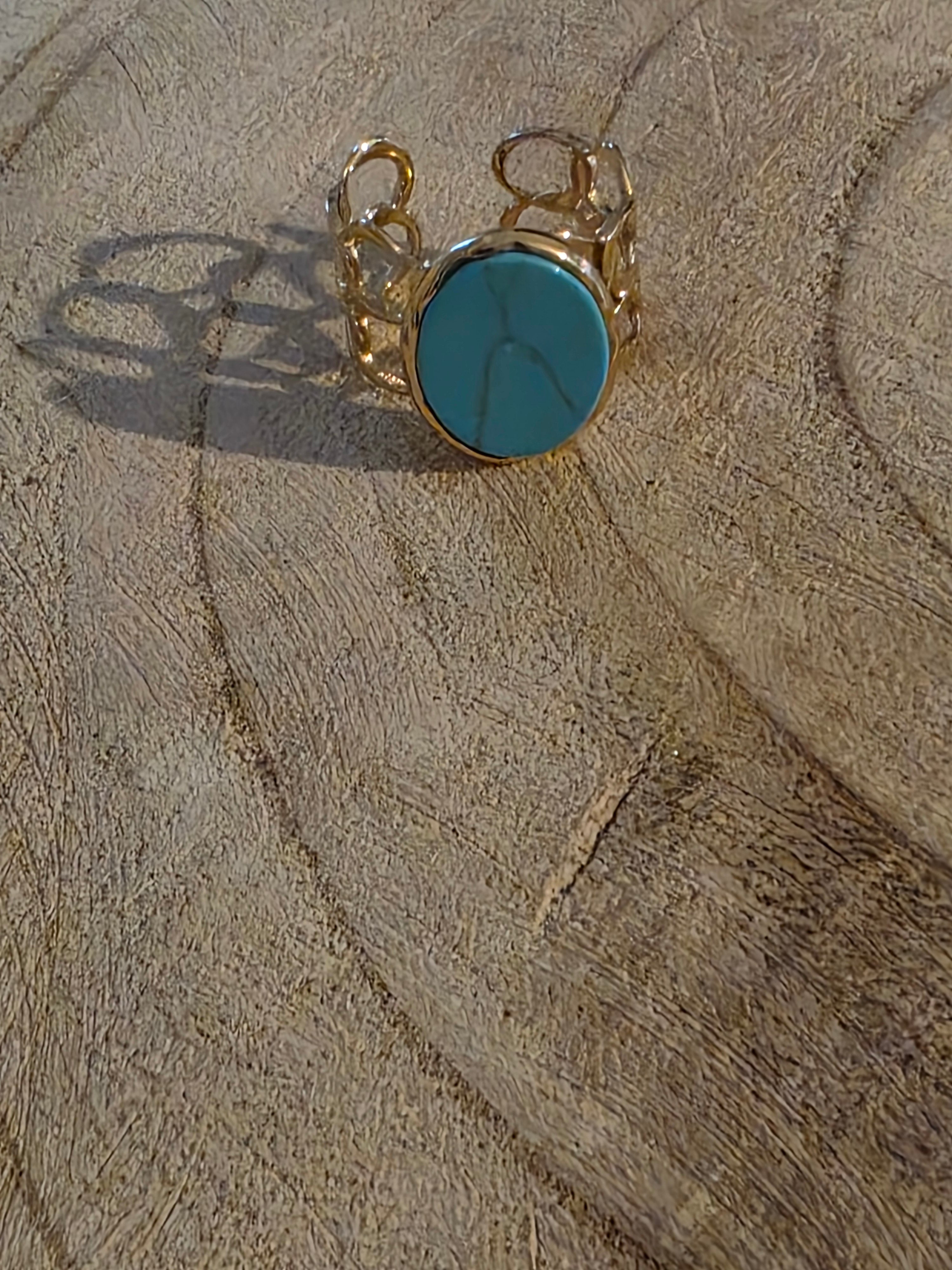 Bague Dorée Élégance Vintage – Pierre lithothérapie & Design Sculptural