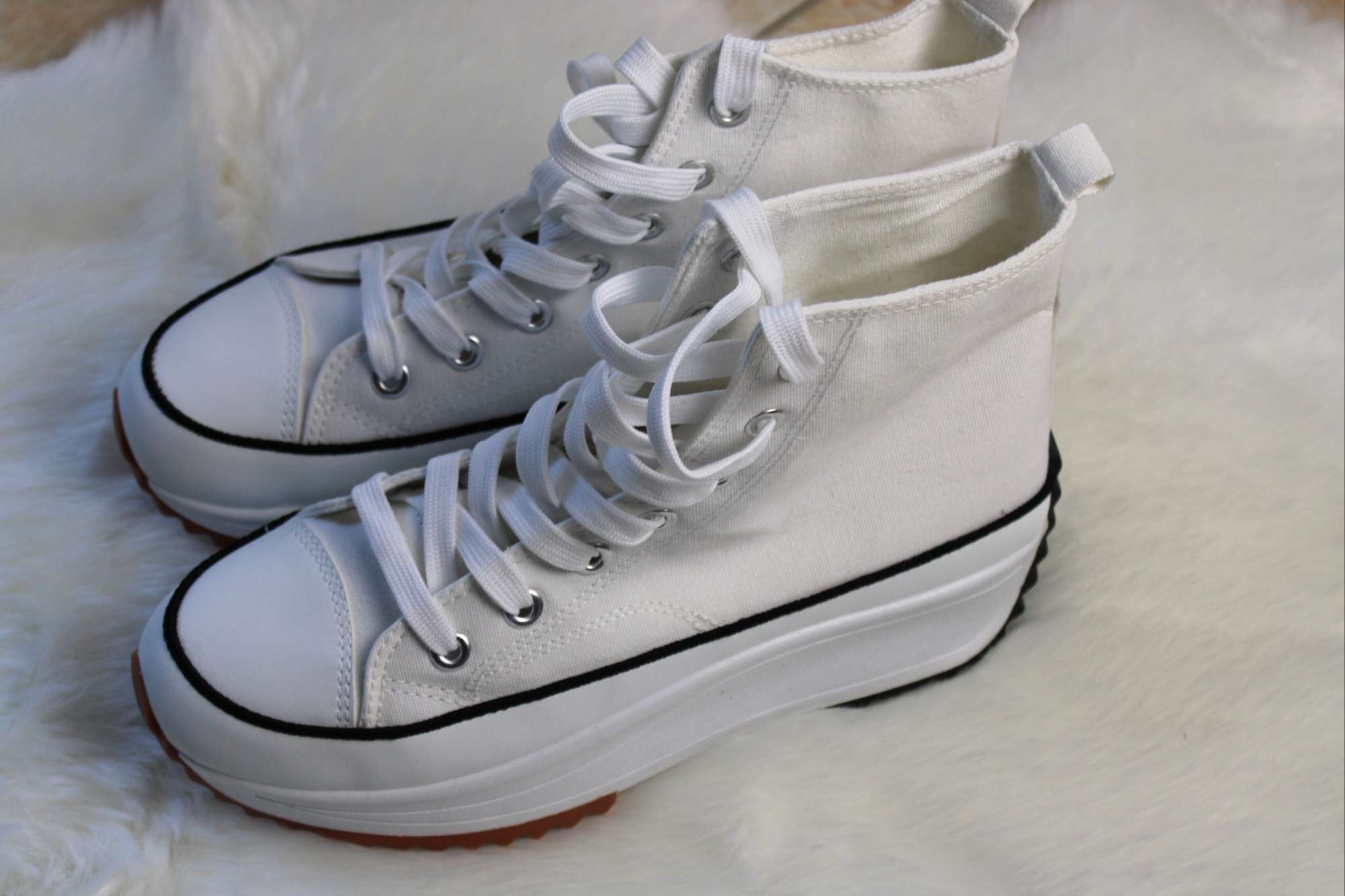 Baskets Femmes En Tissus  blanc plastique à plateforme