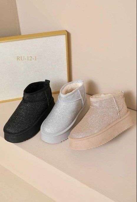 Bottines Mini en Fourrure , Strass et Nubuck Noir