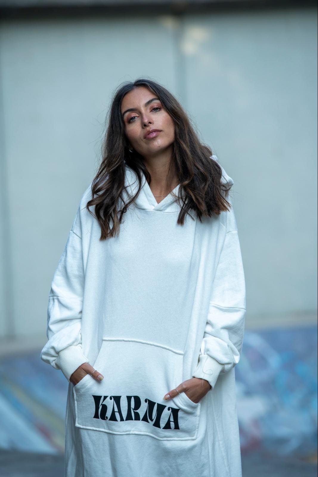 Casual Spirituel : Robe à Capuche Karma