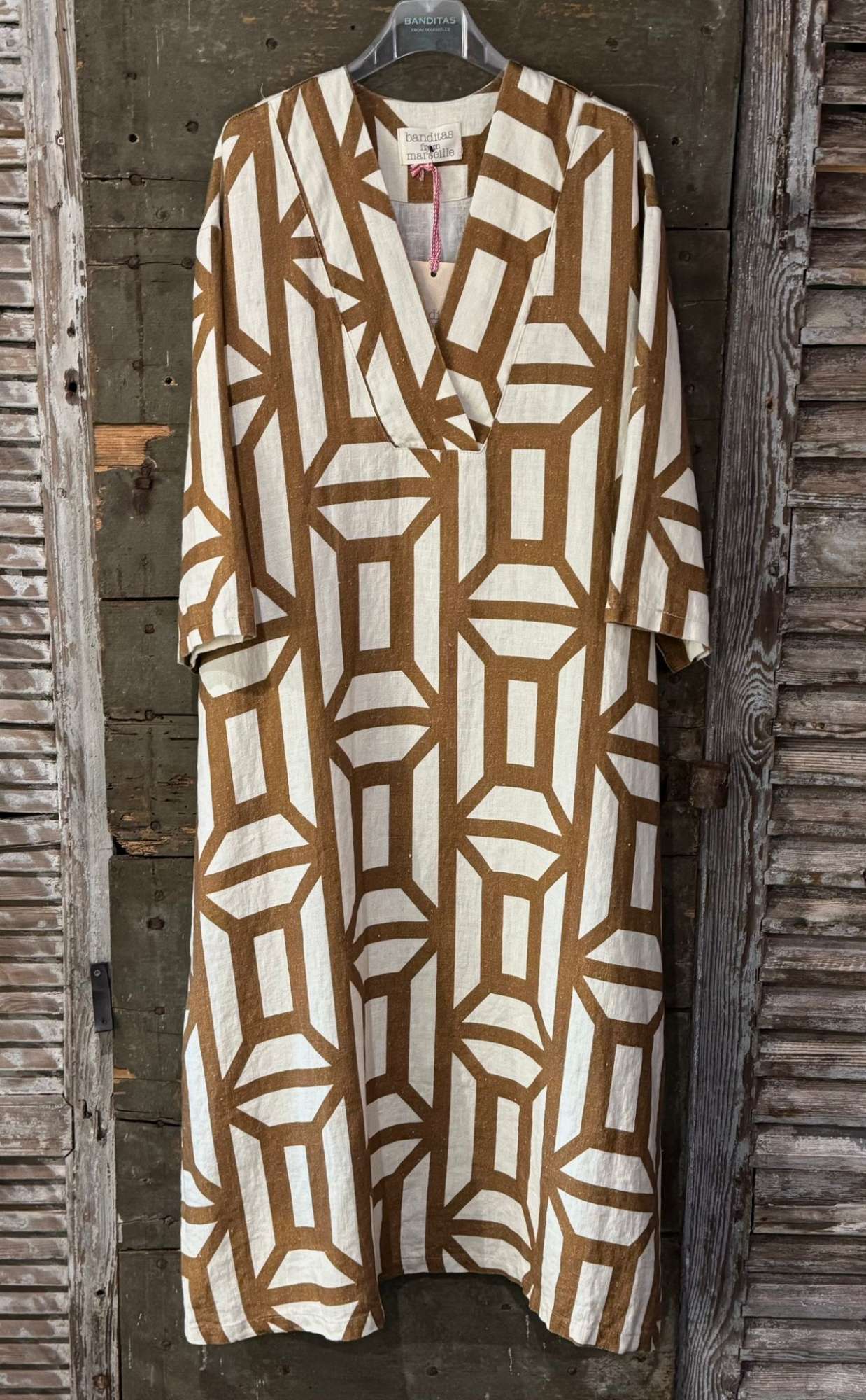 Robe en Lin Graphique – Élégance Naturelle au Quotidien