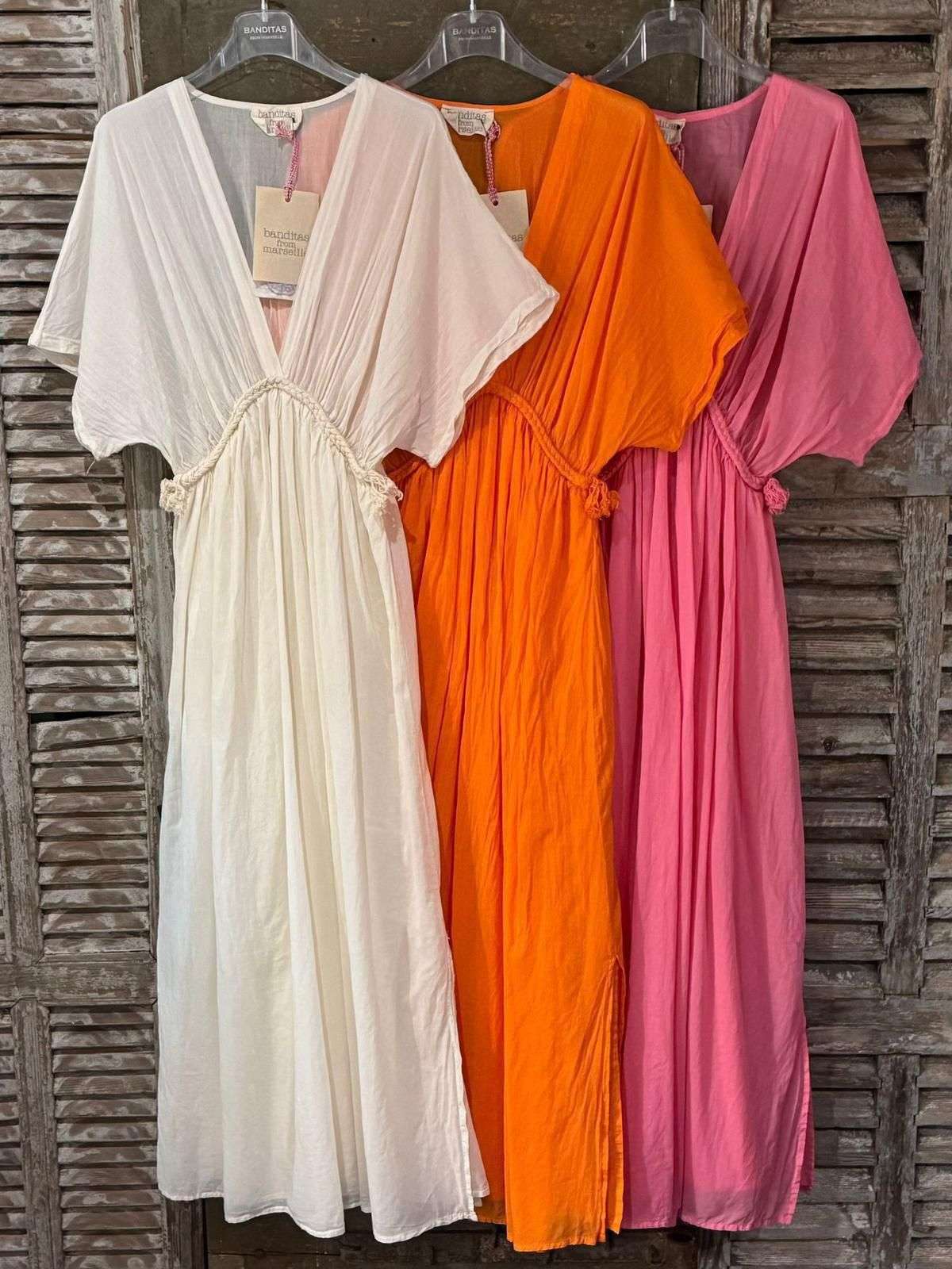 Robe longue fluide cache-cœur – Élégance bohème et féminité