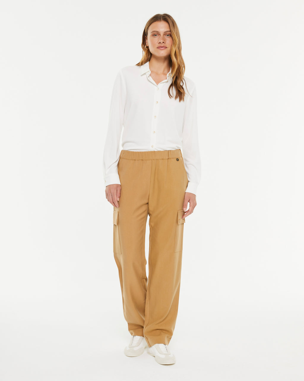 Pantalon cargo habillé femme camel : chic et confort avec ceinture élastique