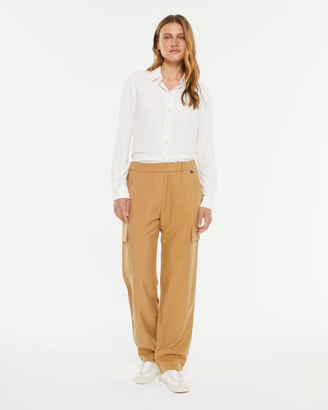 Pantalon cargo habillé femme camel : chic et confort avec ceinture élastique