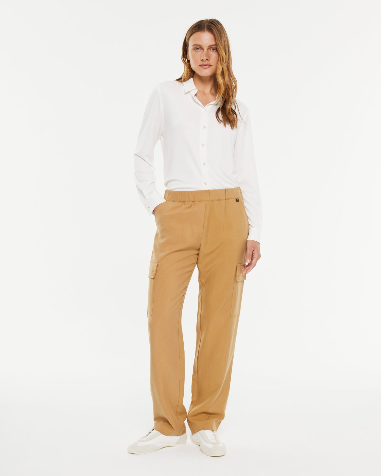 Pantalon cargo habillé femme camel : chic et confort avec ceinture élastique