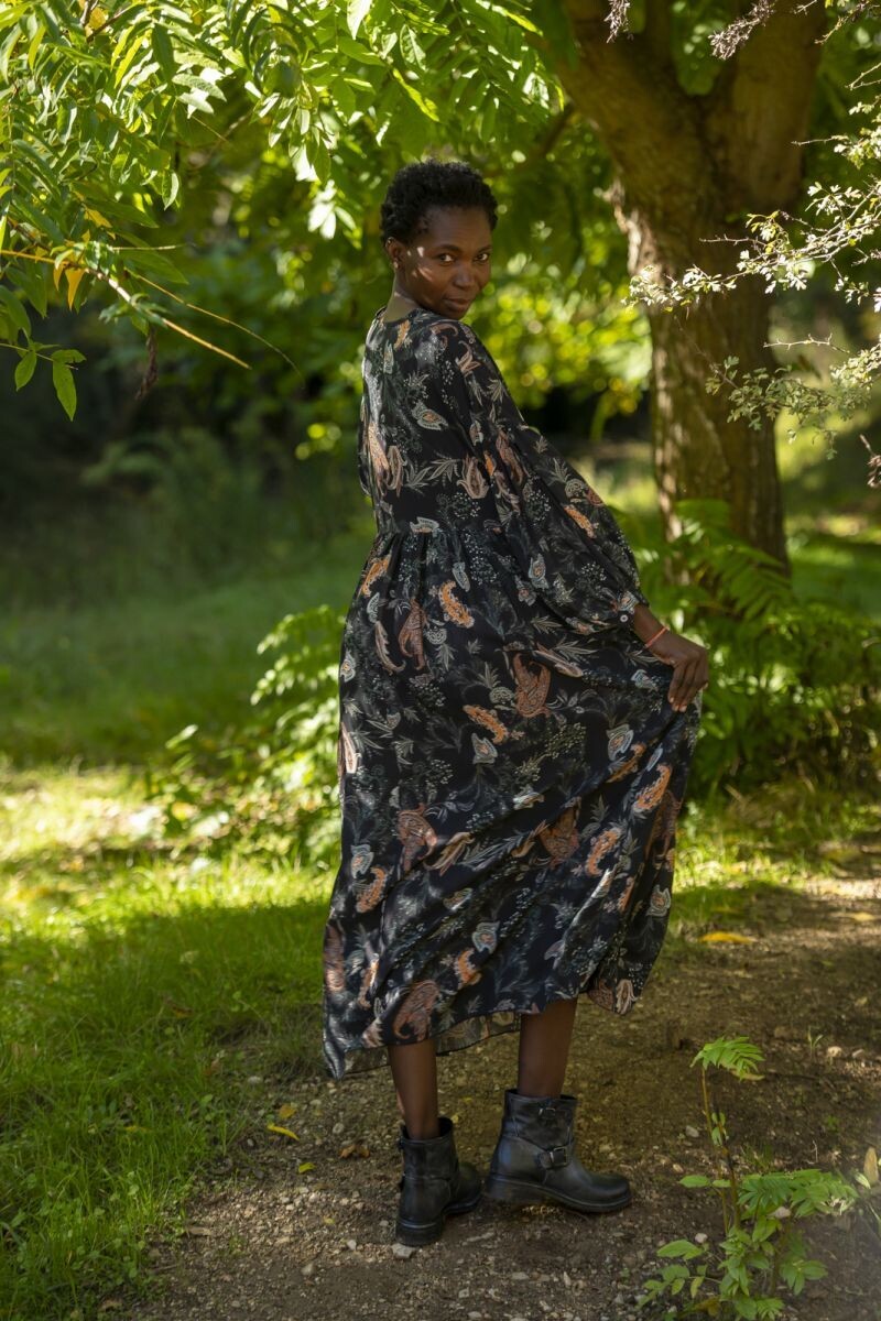 Robe longue style bohème bleu profond – Parfaite pour les femmes audacieuses et raffinées