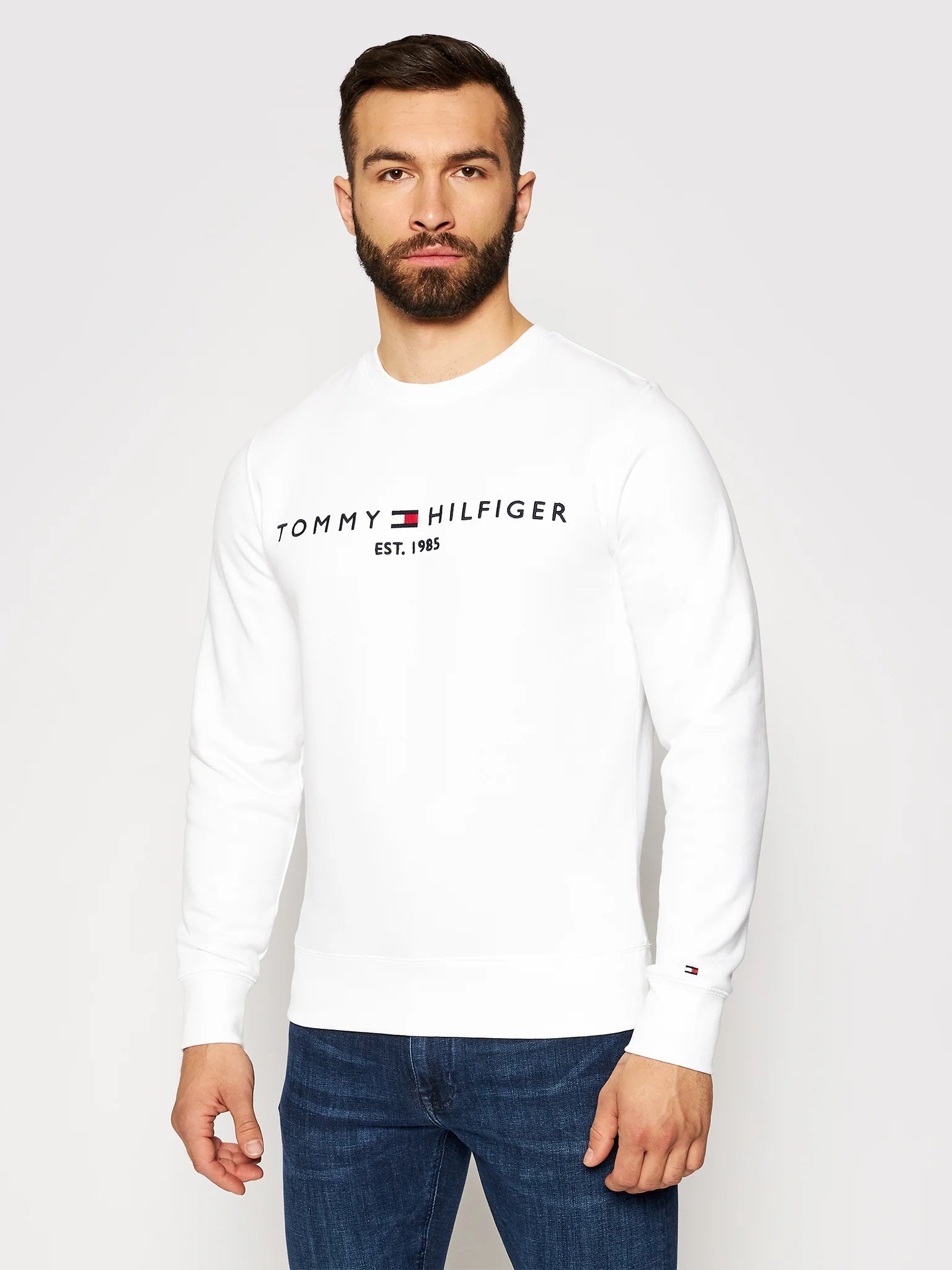 Sweat Col Rond Tommy Hilfiger – Style Audacieux & Col Blanc Éclatant