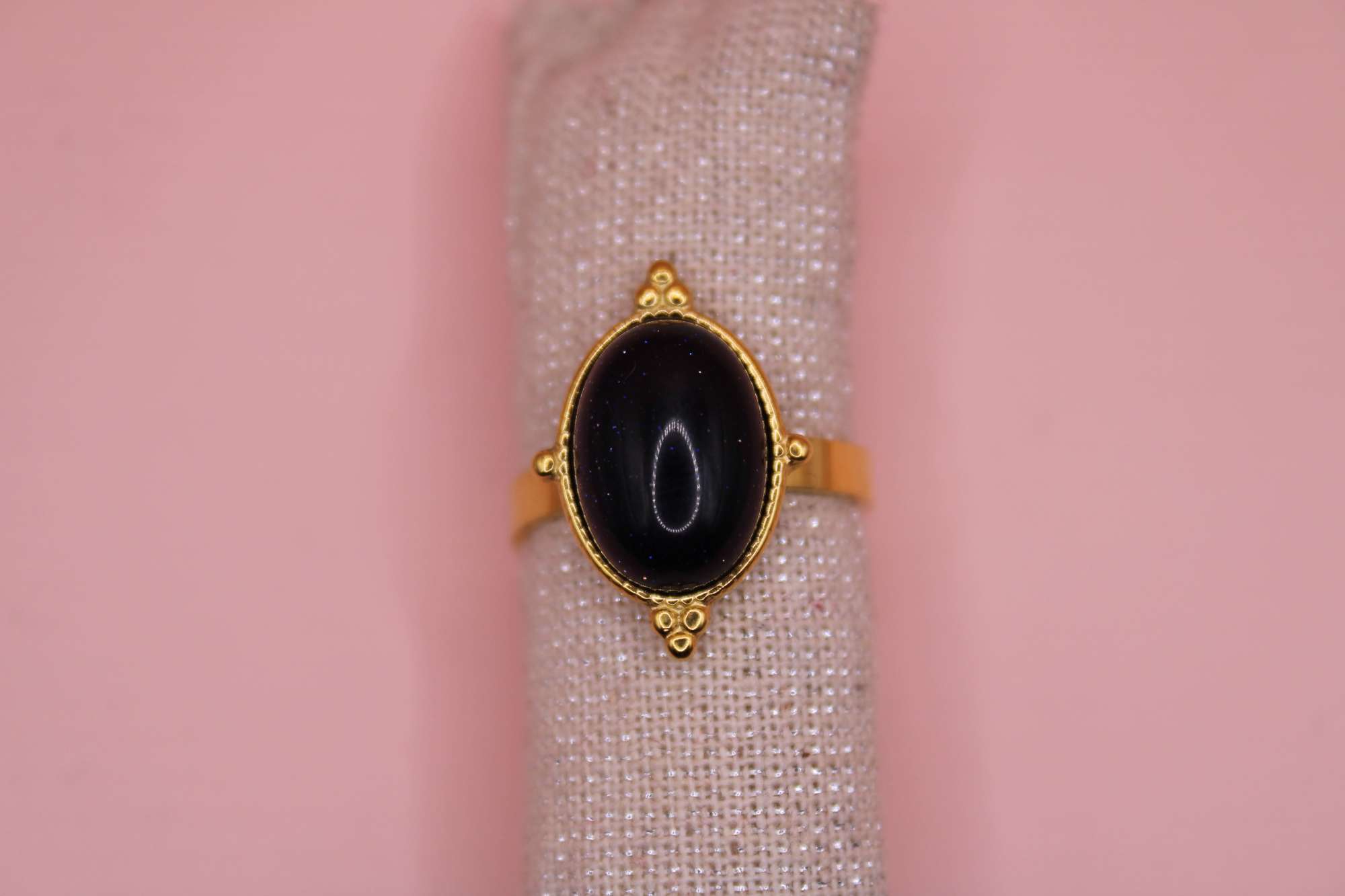 Bague en acier inoxydable Ovale avec cabochon et pierre Onyx -Elégance Intemporelle