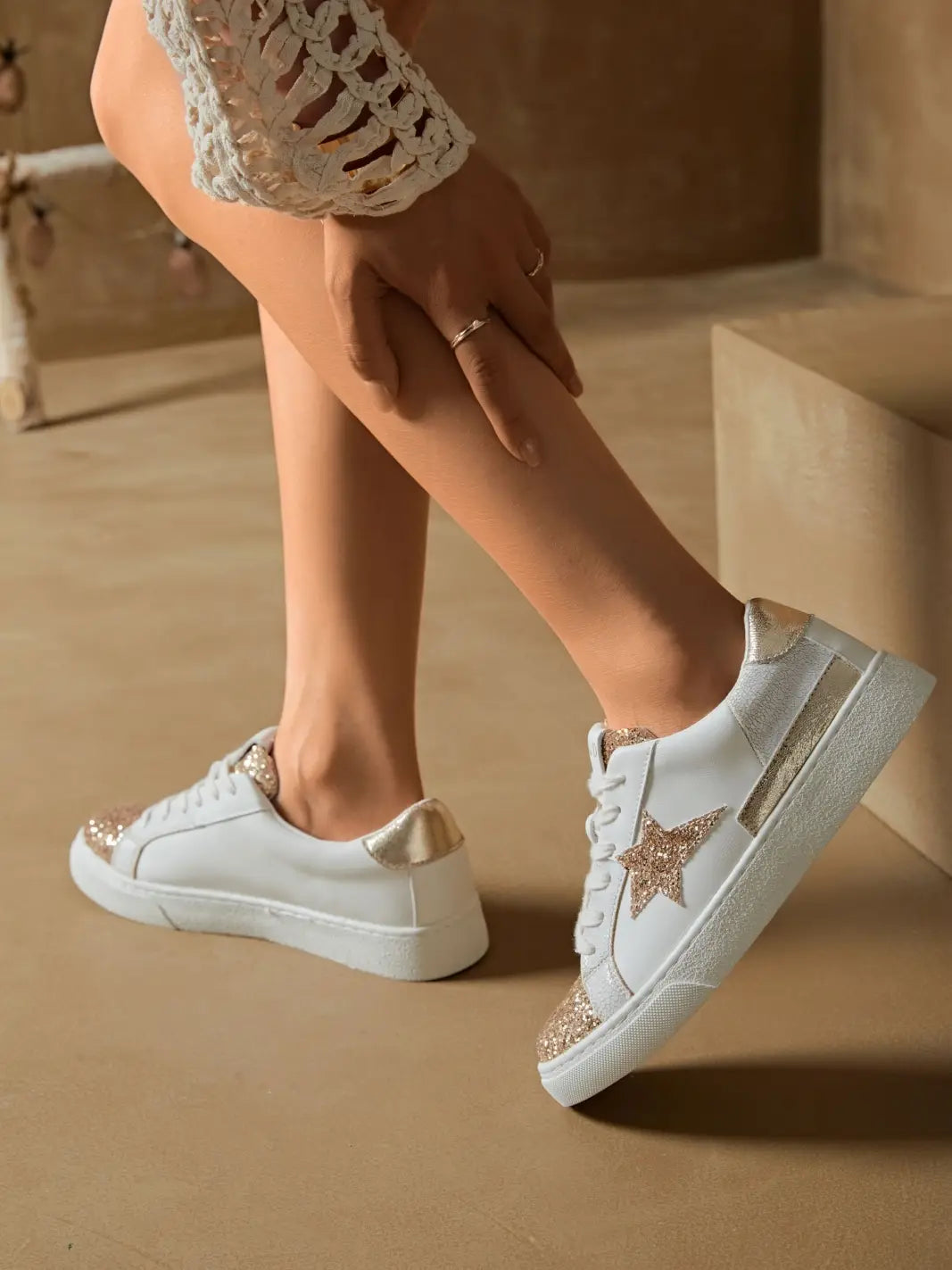 Basket Femme Glam Chic – Blanche à Paillette et or