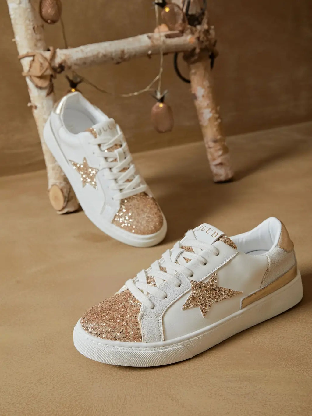 Basket Femme Glam Chic – Blanche à Paillette et or