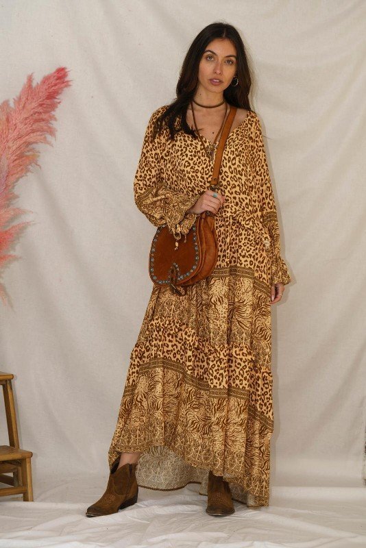 Féline Bohème : L’Audace en Camel