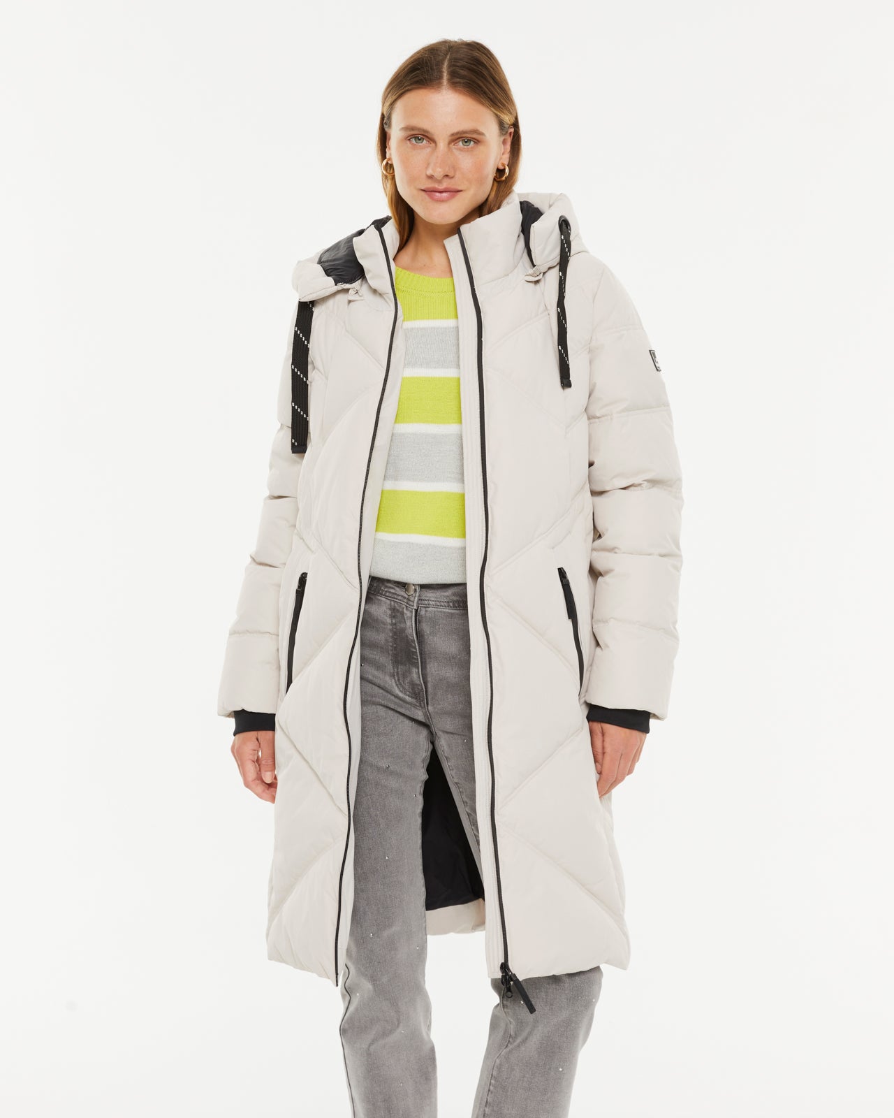 Doudoune blanche chic – Design épuré et caractère affirmé