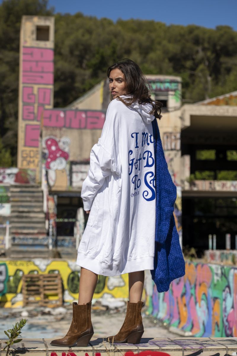 Casual Attitude : L’Art de la Provocation Urbaine