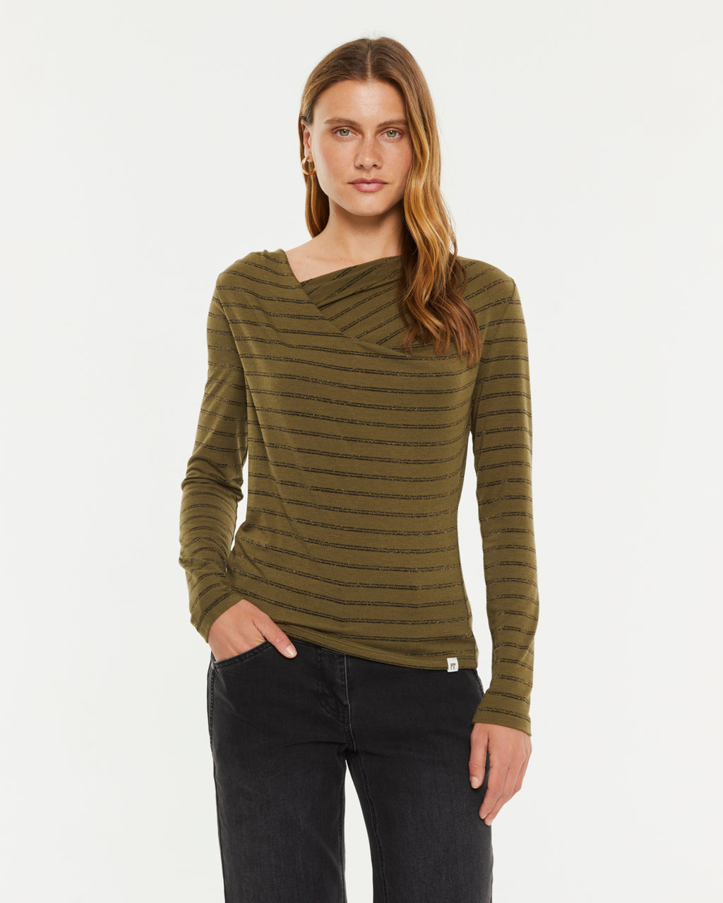 Brillez avec audace : t-shirt manches longues à liseré pailleté