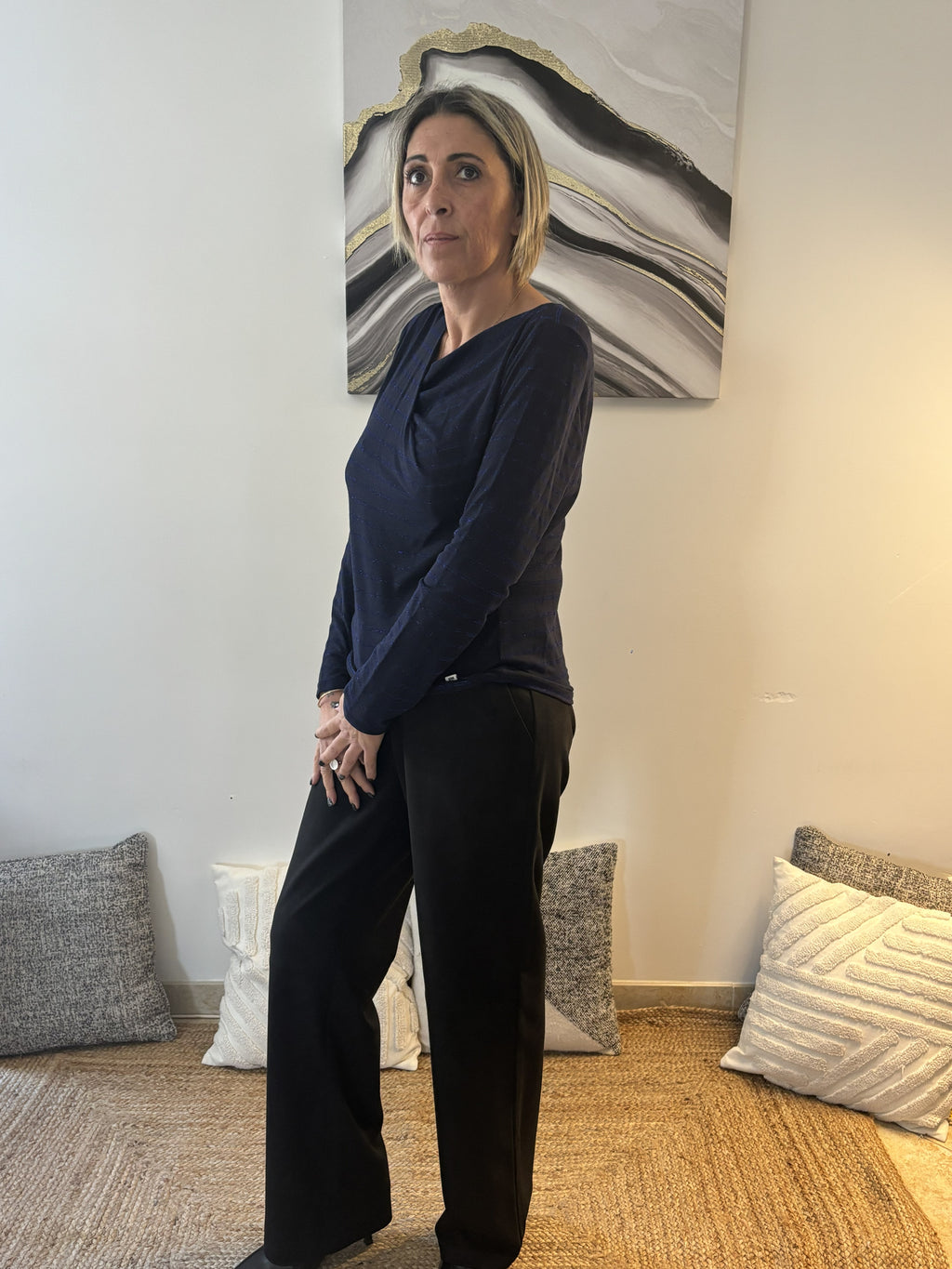 Brillez avec audace : t-shirt manches longues à liseré pailleté