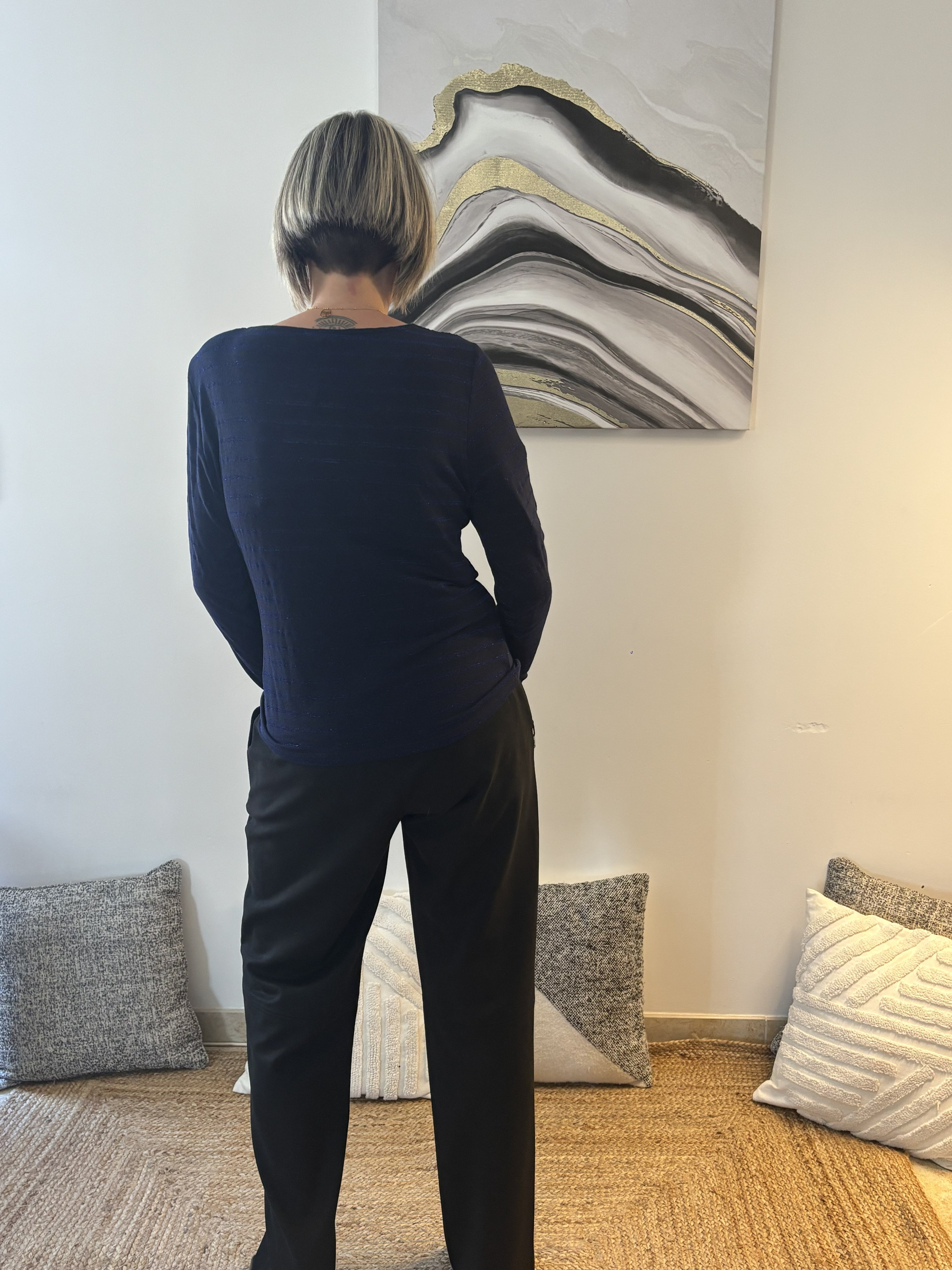 Brillez avec audace : t-shirt manches longues à liseré pailleté